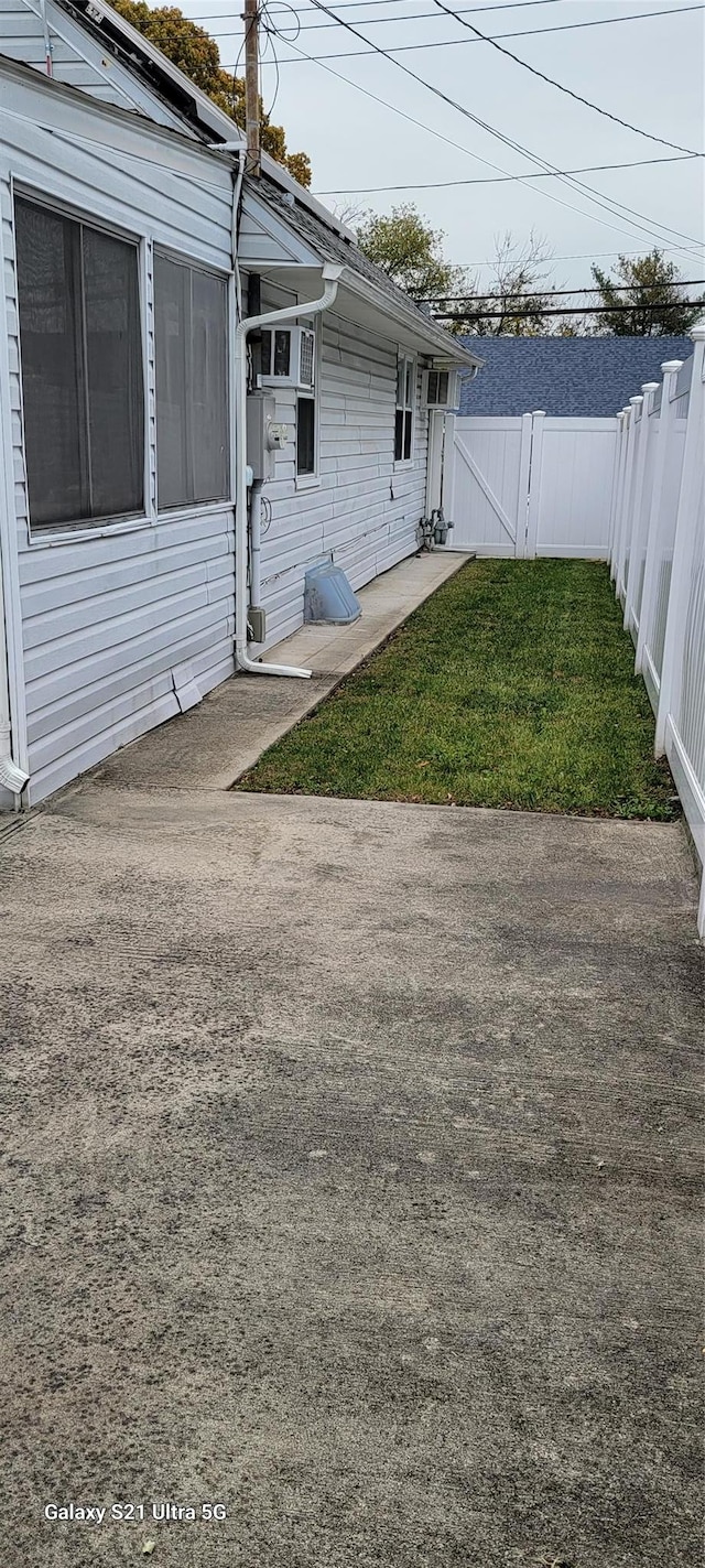 734 Dauntless Pkwy, Elmont, NY 11003 - photo 28