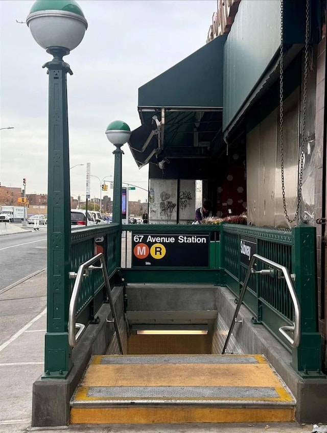 6615 Wetherole St Unit D12, Rego Park, NY 11374 - view of community