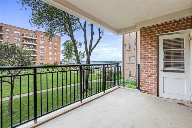 16241 Powells Cove Blvd Unit 2S, Whitestone, NY 11357 - photo 1