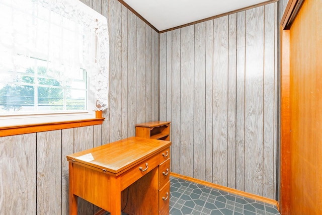 1668 Manatuck Blvd, Bay Shore, NY 11706 - detailed view of wood walls and crown molding