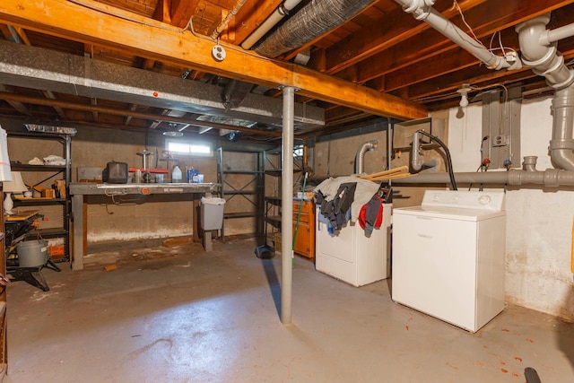1668 Manatuck Blvd, Bay Shore, NY 11706 - below grade area with separate washer and dryer