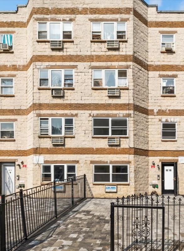 92-10 175th St, Jamaica, NY 11433 - photo 1