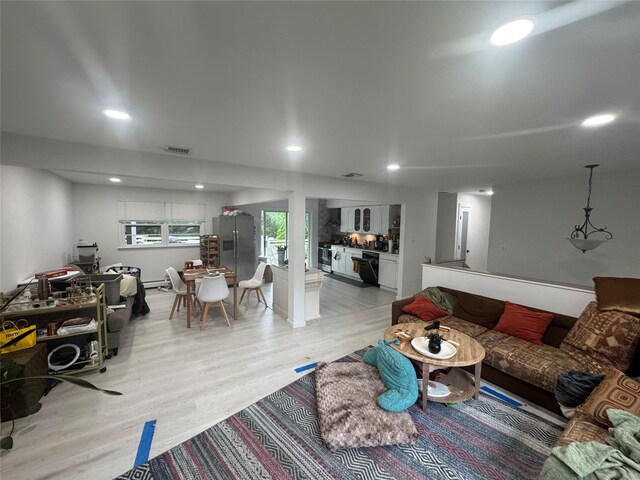 136 Woodhull Rd Unit 136, Huntington, NY 11743 - photo 6