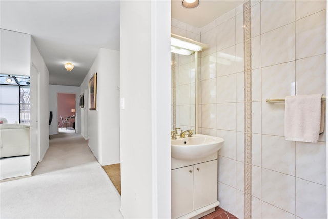 1374 Midland Ave Unit Ph07, Bronxville, NY 10708 - bathroom with vanity and tile walls