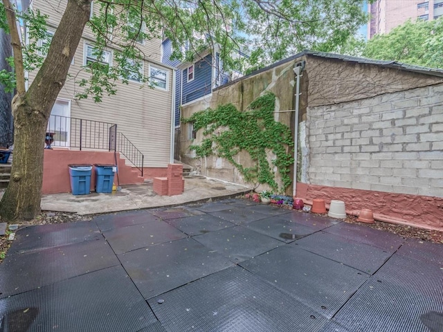 2677 Heath Ave, Bronx, NY 10463 - view of patio