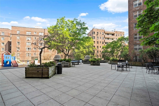70-20 108th St Unit 5P, Forest Hills, NY 11375 - view of home's community featuring a patio