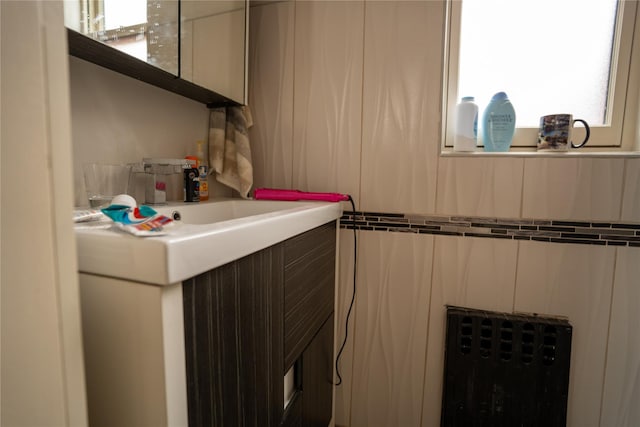 3344 Giles Pl, Bronx, NY 10463 - bathroom featuring vanity