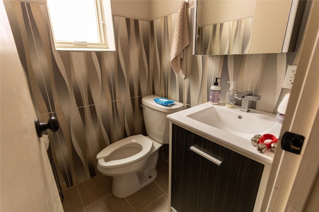 3344 Giles Pl, Bronx, NY 10463 - bathroom with vanity and tile patterned flooring