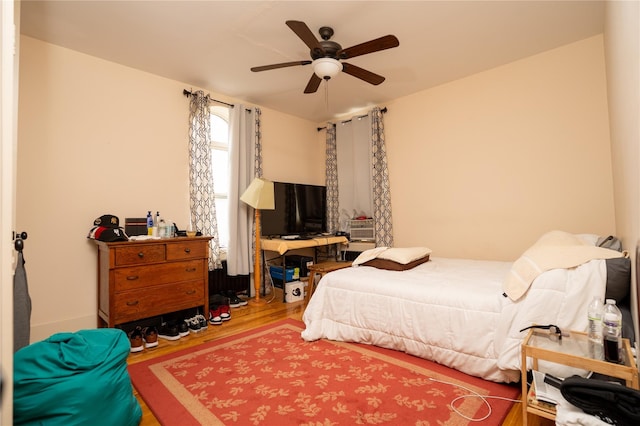3344 Giles Pl, Bronx, NY 10463 - bedroom with wood finished floors and ceiling fan