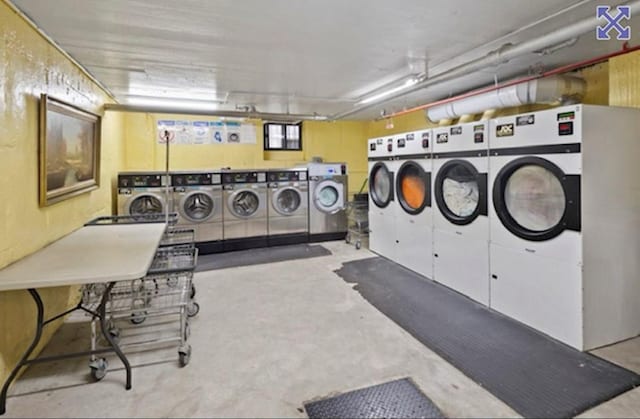 41-42 42nd St Unit 4L, Sunnyside, NY 11104 - community laundry with independent washer and dryer and a garage