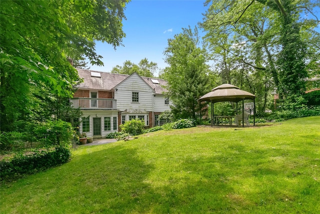 1 Ravine Rd, Great Neck, NY 11023 - view of grassy yard featuring a gazebo and a balcony