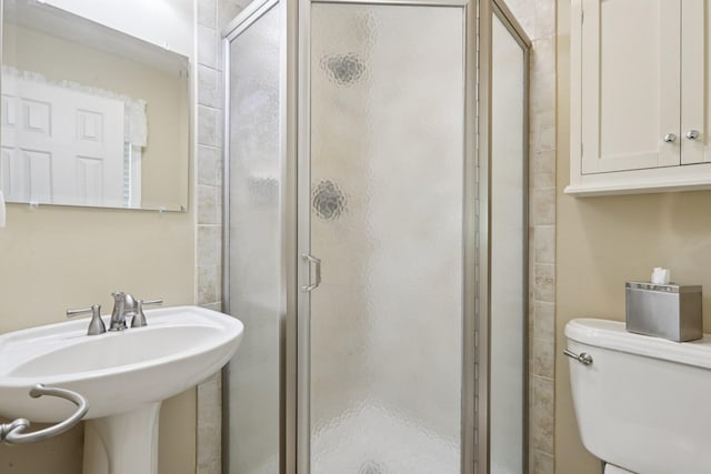 3 Hoyt Ct, Stony Point, NY 10980 - full bath featuring a stall shower
