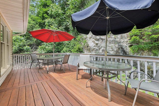 3 Hoyt Ct, Stony Point, NY 10980 - deck featuring outdoor dining area