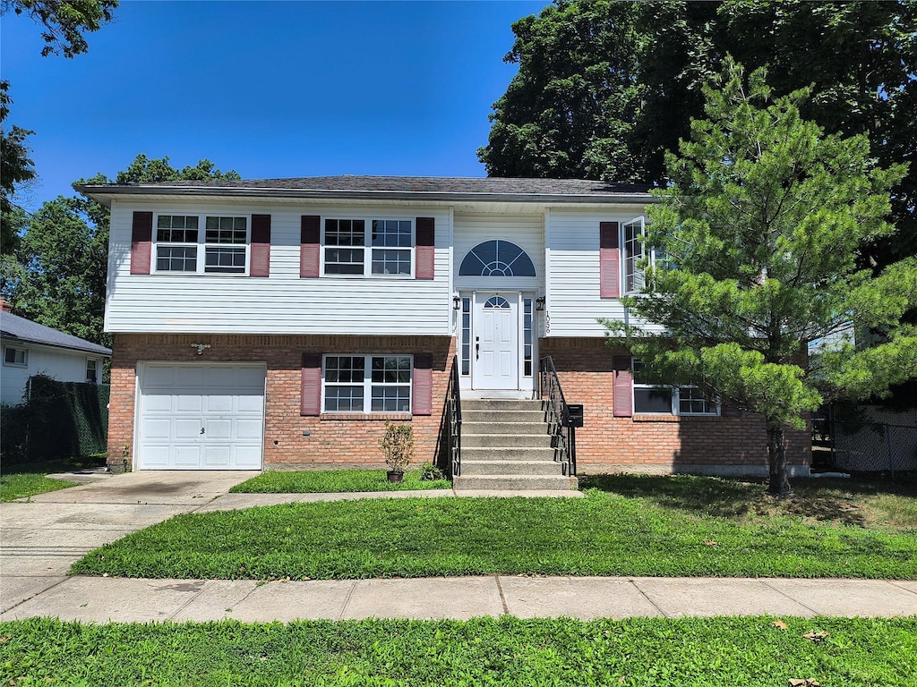1056 E Arthur St, Uniondale, NY 11553 - photo 1