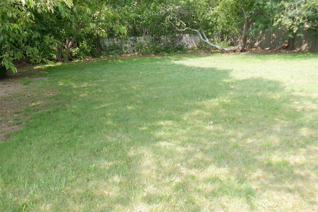 40 Gettysburg Dr, Holbrook, NY 11741 - view of yard