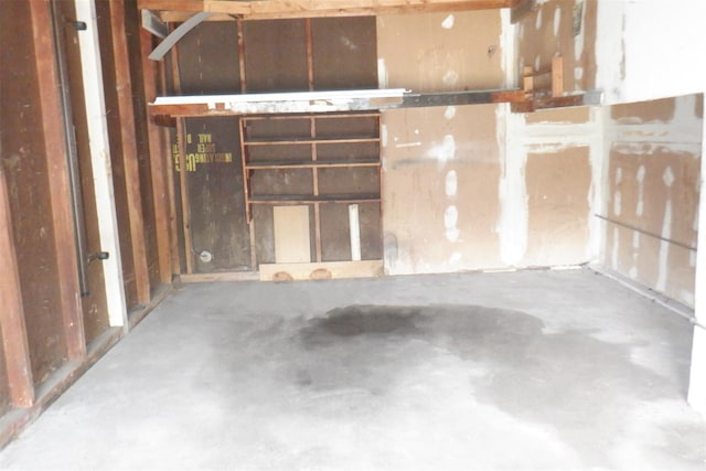 40 Gettysburg Dr, Holbrook, NY 11741 - view of garage