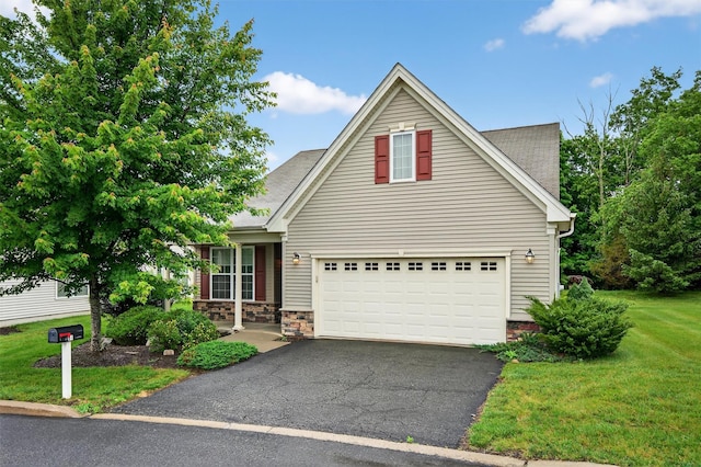 84 Jasmine Dr, Middletown, NY 10940 - traditional-style house featuring driveway, a front yard, and roof with shingles
