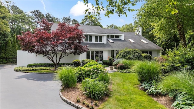6 Laurelwood Ct, Dix Hills, NY 11746 - view of front of property
