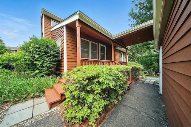 2 Woodland Way N, Ellenville, NY 12428 - view of side of home