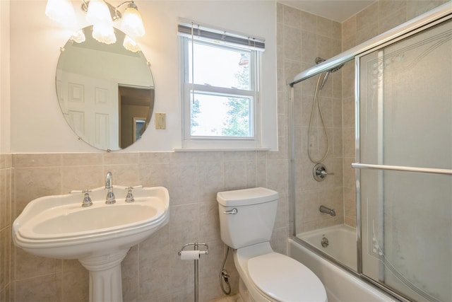 51 Lester Dr, Orangeburg, NY 10962 - full bath featuring combined bath / shower with glass door and tile walls