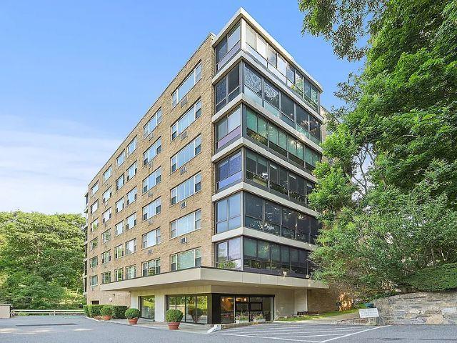 72 Pondfield Rd W Unit 2F, Bronxville, NY 10708 - view of building exterior