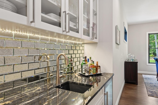 317 Old Mill Rd, Nissequogue, NY 11780 - indoor dry bar featuring decorative backsplash, dark wood-type flooring, and wine cooler