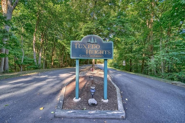 1106 Parkview Dr, Southfields, NY 10975 - exterior view of a heavily wooded area