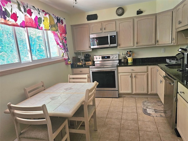 1106 Parkview Dr, Southfields, NY 10975 - kitchen featuring stainless steel appliances and light tile patterned floors