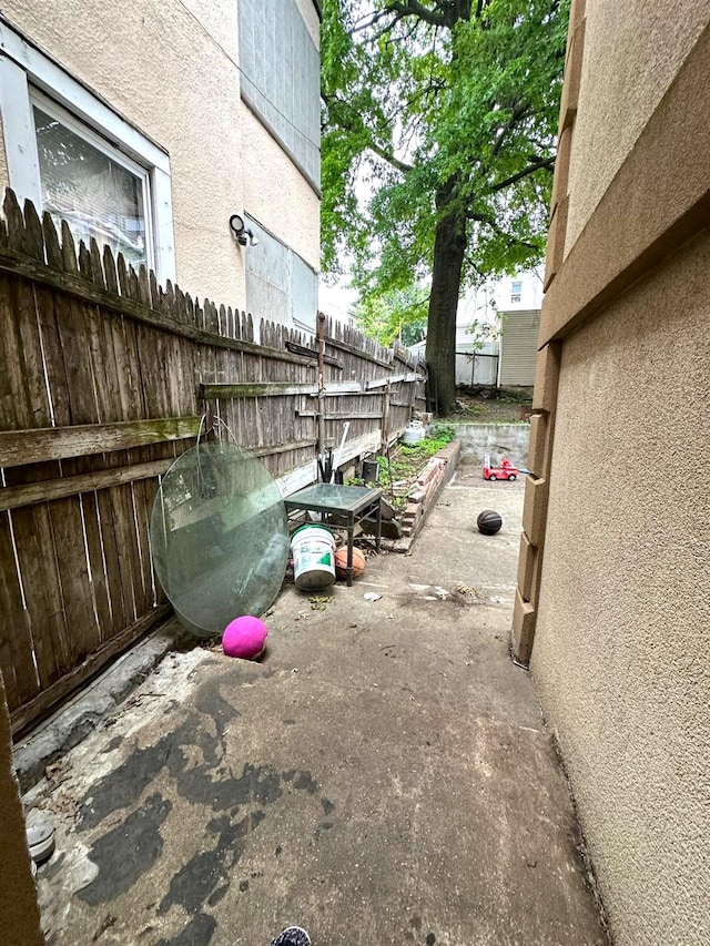110 Beech St, Yonkers, NY 10701 - view of patio / terrace