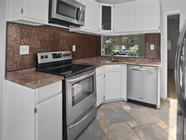 571 Richmond Rd, East Meadow, NY 11554 - photo 6