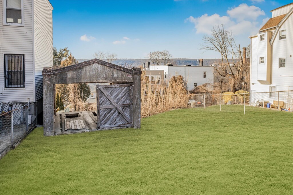 347 Warburton Ave, Yonkers, NY 10701 - photo 3