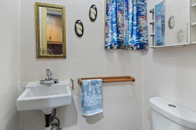2088 Virgil Pl, Bronx, NY 10473 - half bath with toilet and a sink