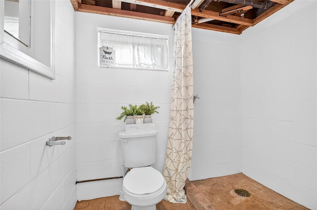85 Jay St, Stony Point, NY 10980 - bathroom featuring a tile shower