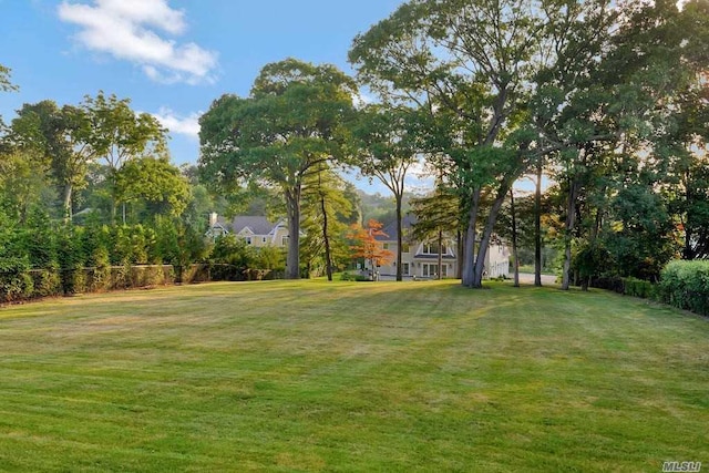 19 Meadow Glen Rd, Fort Salonga, NY 11768 - view of grassy yard