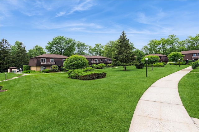 1 Germonds Vlg Unit 16, Bardonia, NY 10954 - view of green lawn