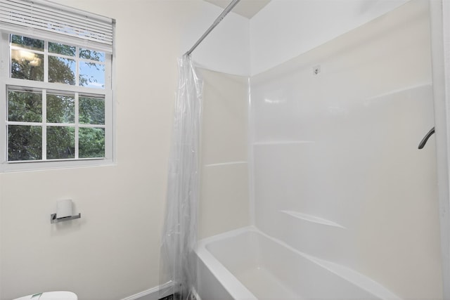 7 Jorge Ln, Wallkill, NY 12589 - bathroom featuring shower / bathtub combination with curtain and toilet