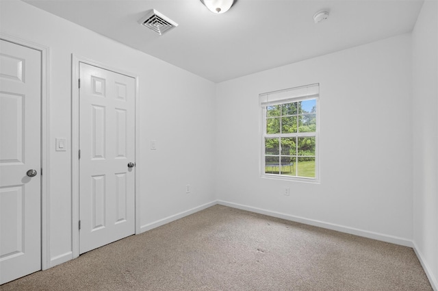 7 Jorge Ln, Wallkill, NY 12589 - unfurnished room featuring carpet floors and a smoke detector