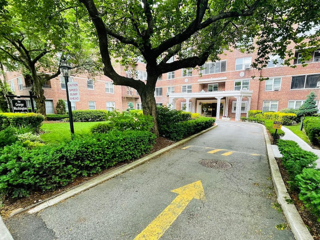 67-66 108th St Unit D3, Forest Hills, NY 11375 - view of property