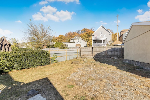 22 King Ave, Yonkers, NY 10704 - fenced backyard featuring a residential view