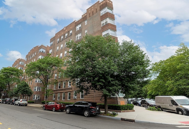 601 Pelham Pkwy N Unit 516, Bronx, NY 10467 - view of apartment building / complex