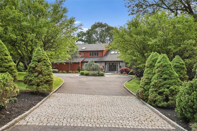 94 Hirst Rd, Briarcliff Manor, NY 10510 - view of front of property featuring curved driveway