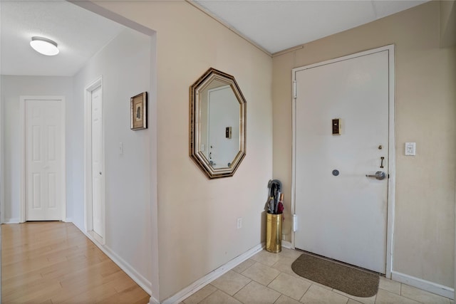300 High Point Dr Unit 711, Hartsdale, NY 10530 - entryway with baseboards