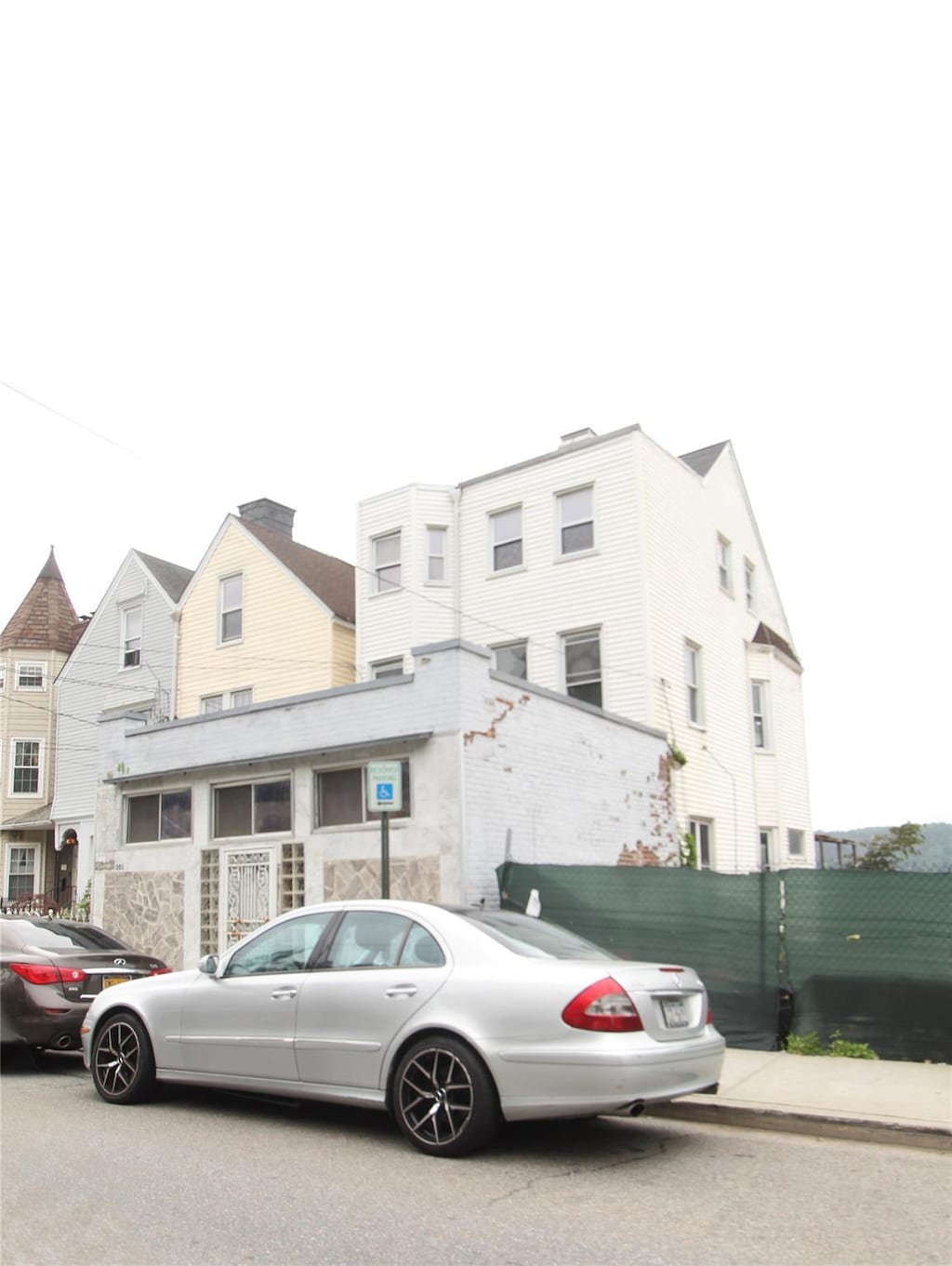 301 Warburton Ave, Yonkers, NY 10701 - photo 2