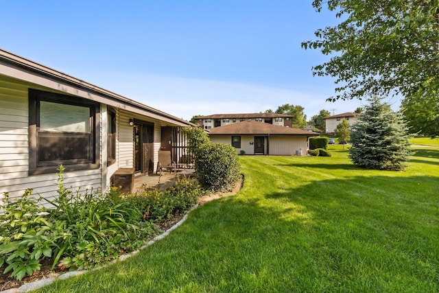 4 Devon Ct Unit B, Yorktown Heights, NY 10598 - view of green lawn