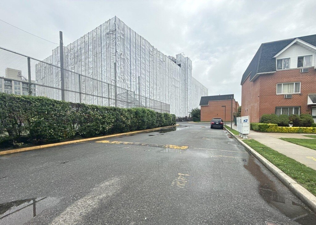 1316 33rd Ave, Astoria, NY 11106 - photo 4