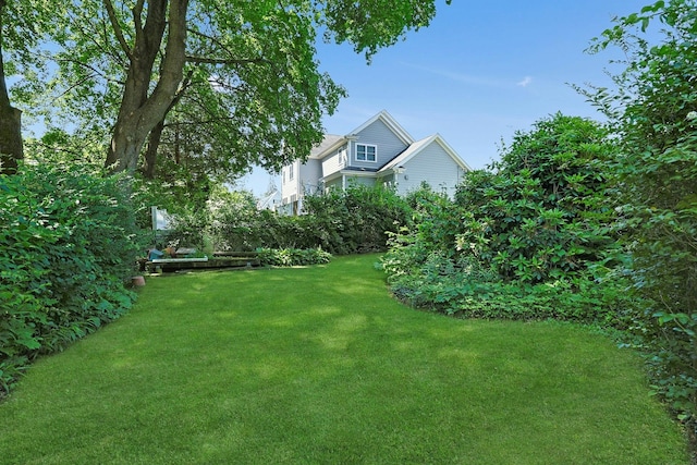 328 Willis Ave, Hawthorne, NY 10532 - view of grassy yard