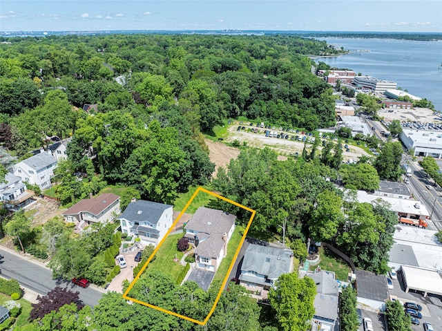 53 Vista Hill Rd, Great Neck, NY 11021 - aerial overview of property's location featuring property boundaries highlighted and a nearby body of water