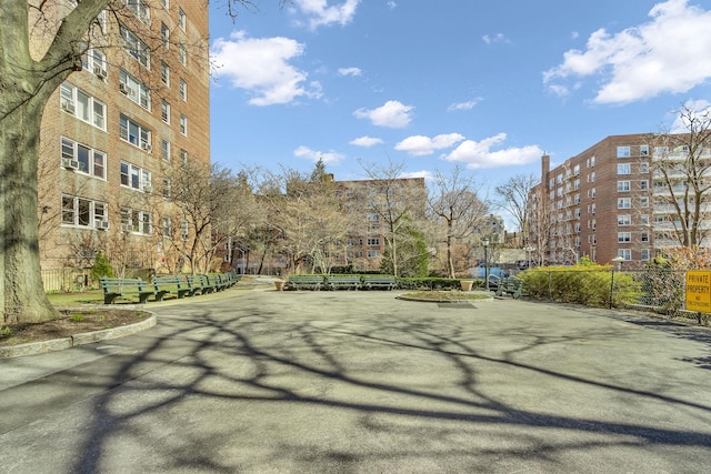60 Knolls Cres Unit 1F, Bronx, NY 10463 - view of property's community