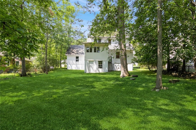 509 Hudson View Rd, Nyack, NY 10960 - view of grassy yard