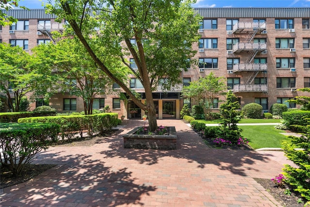 3 Birchwood Ct # 5K, Mineola, NY 11501 - view of property's community